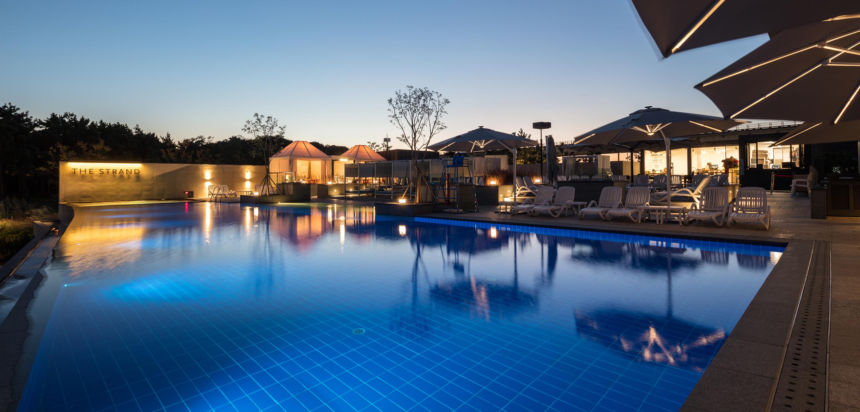 Nest Hotel Inčchon Exteriér fotografie The swimming pool at the hotel