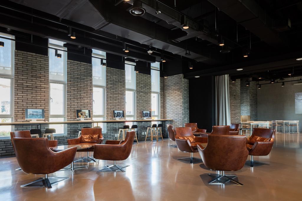 Nest Hotel Inčchon Exteriér fotografie The library at the University of Michigan's Taubman School of Public Policy and Governance