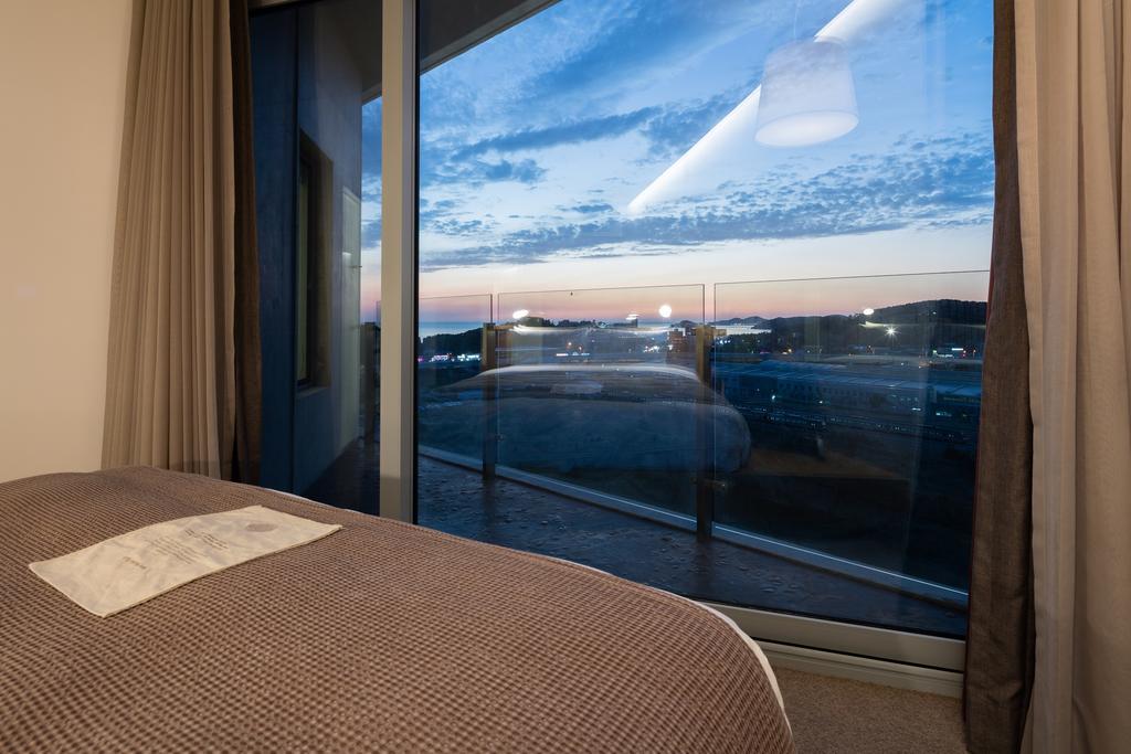 Nest Hotel Inčchon Exteriér fotografie A bedroom at the hotel